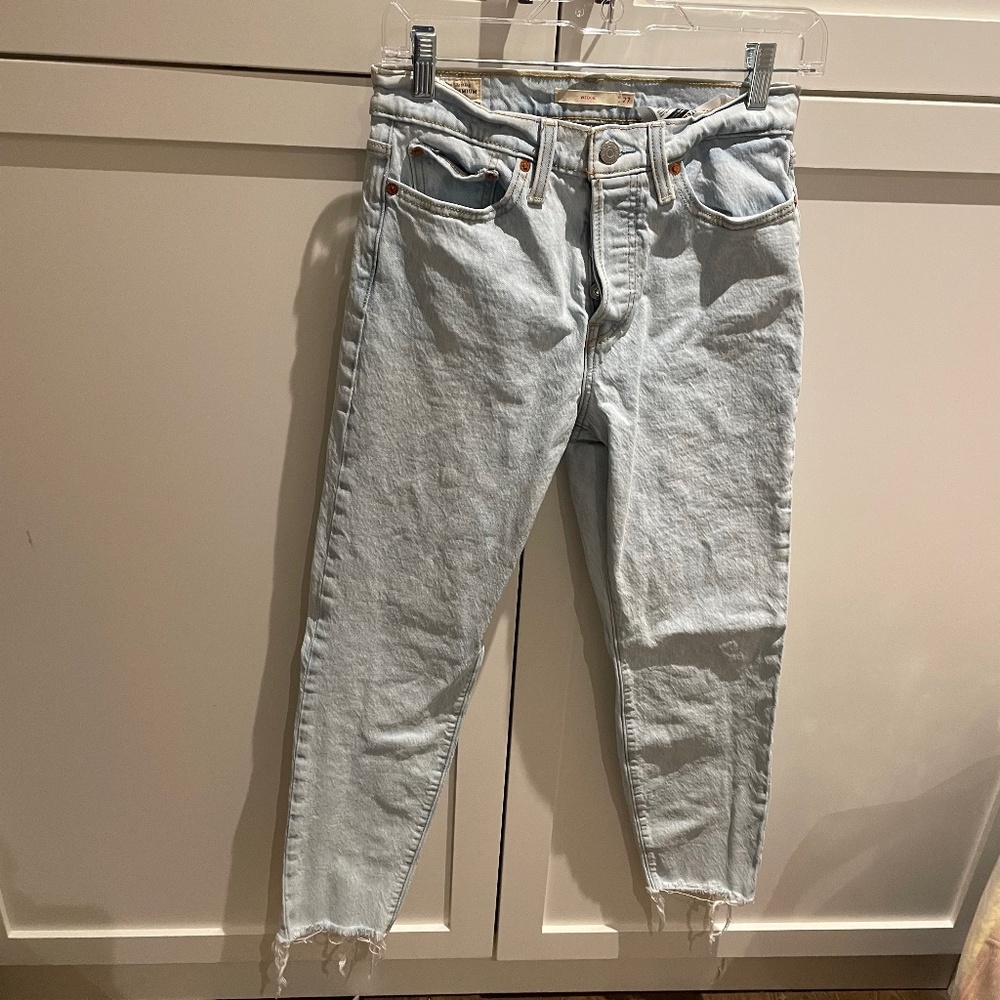 Levi’s Wedgie Light Wash